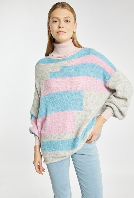 Sweter damski z kolorowym wzorem