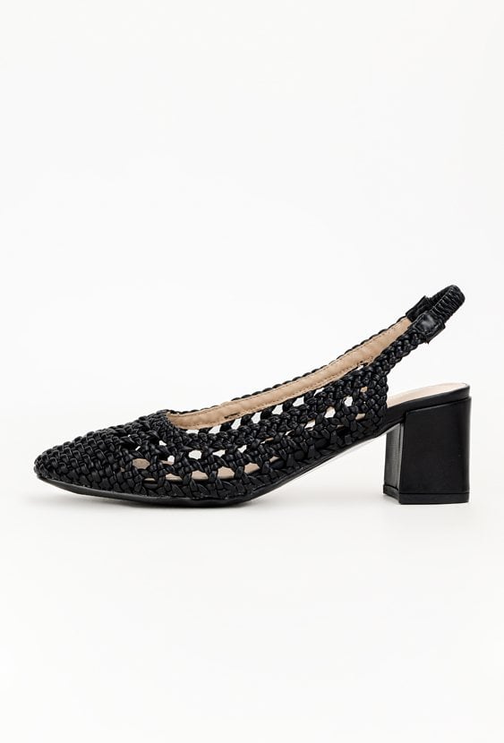 Czółenka o ażurowej, plecionej cholewce