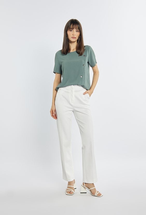 Bluzka w przygaszonym odcieniu zieleni