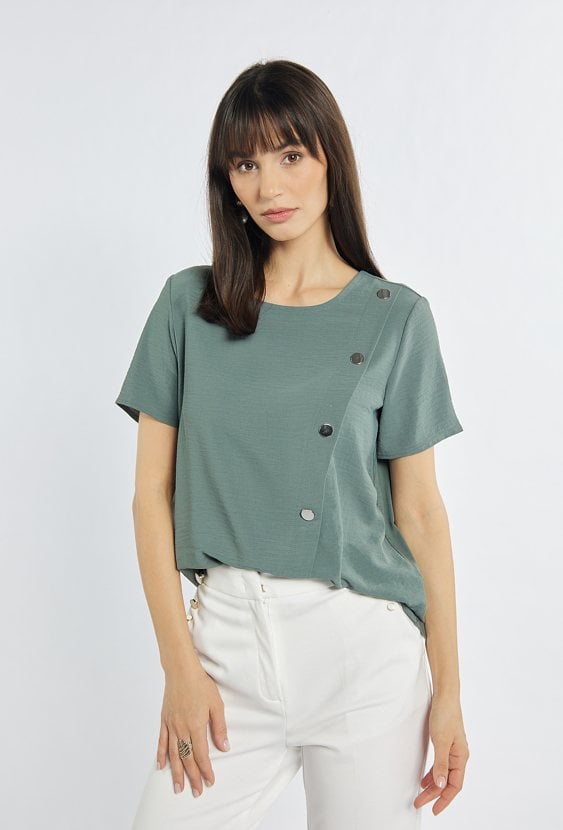 Bluzka w przygaszonym odcieniu zieleni