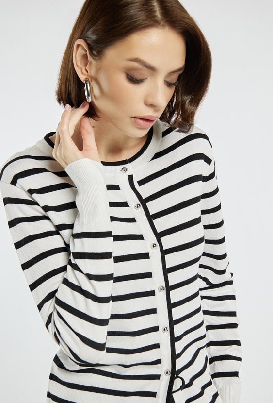 Rozpinany sweter w paski