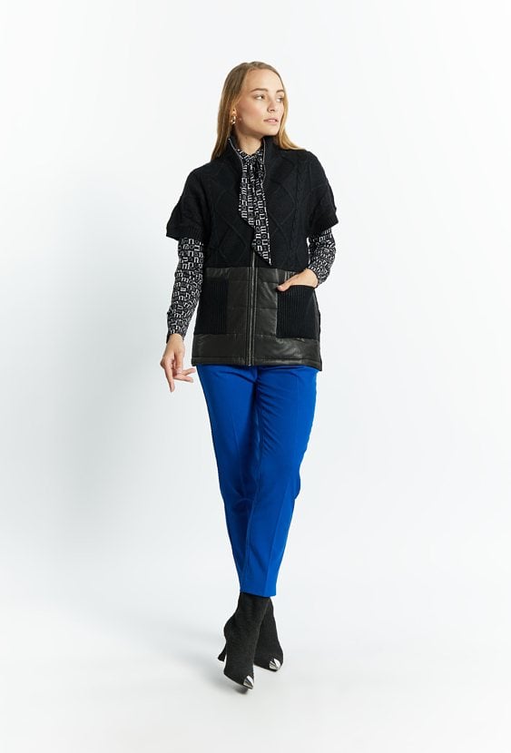 Kamizelka z łączonych materiałów