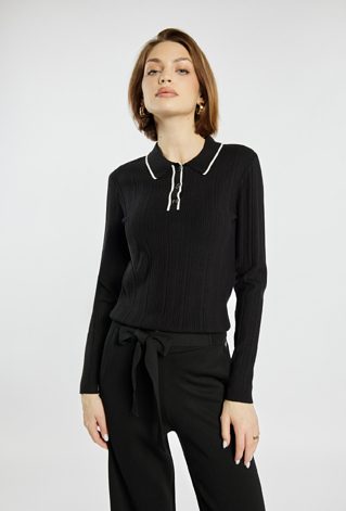 Sweter z kołnierzem