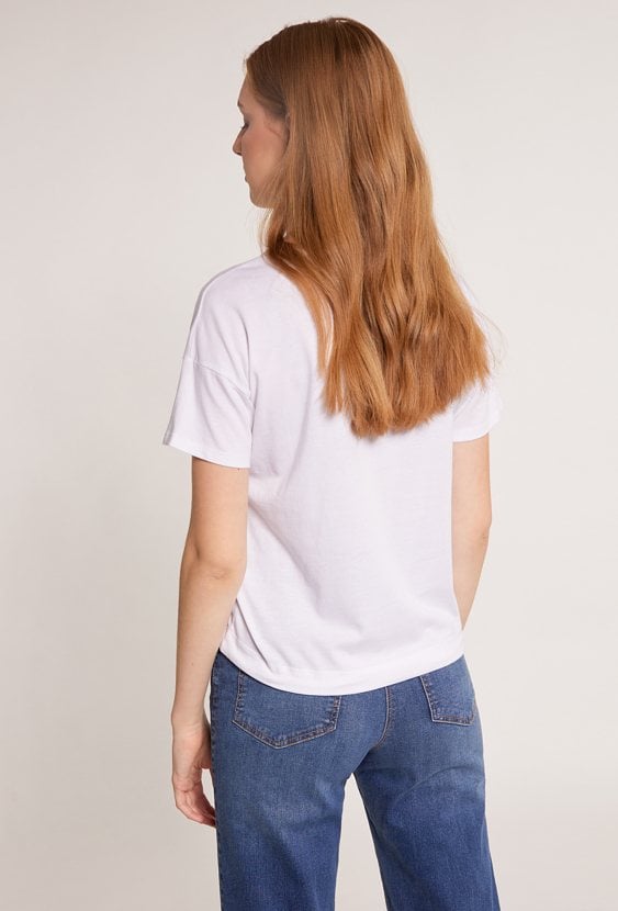 T-shirt z dżetową aplikacją