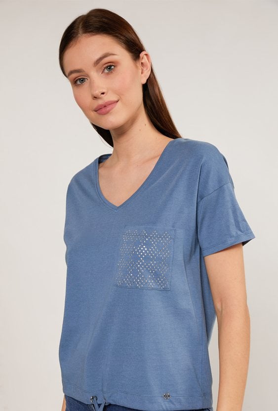 T-shirt z dżetową aplikacją