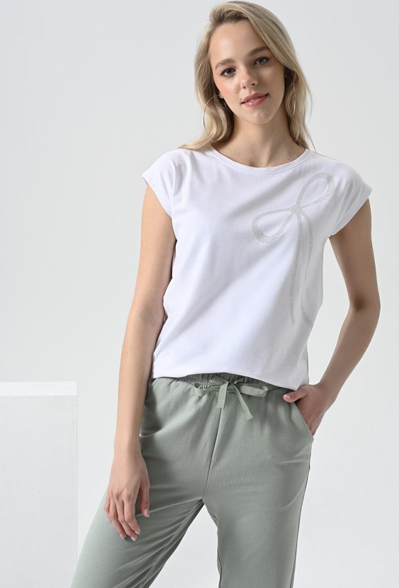 Biały t-shirt z cekinową aplikacją