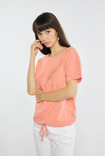 T-shirt z wiązaniem