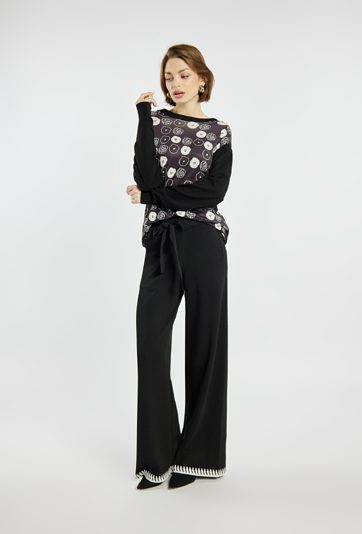 Sweter z kwiatowym nadrukiem