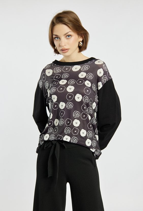 Sweter z kwiatowym nadrukiem