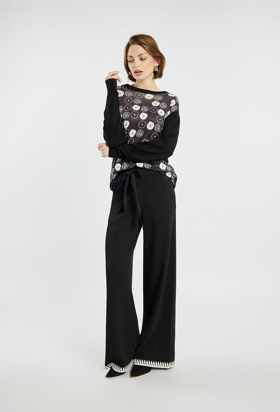 Sweter z kwiatowym nadrukiem