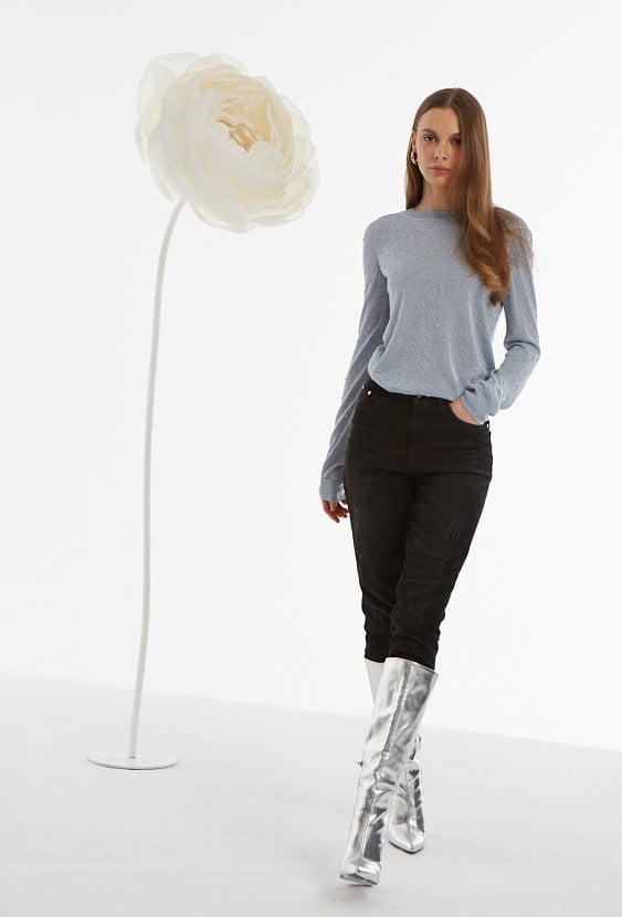 Połyskujący sweter z długim rękawem