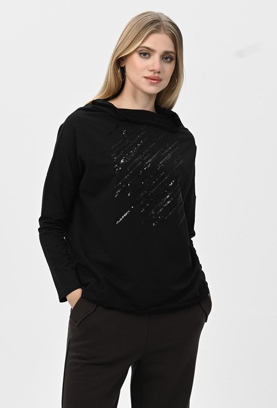 Bluza z cekinową aplikacją