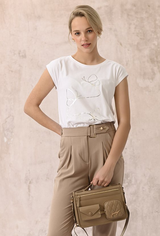 T-shirt z srebrną aplikacją