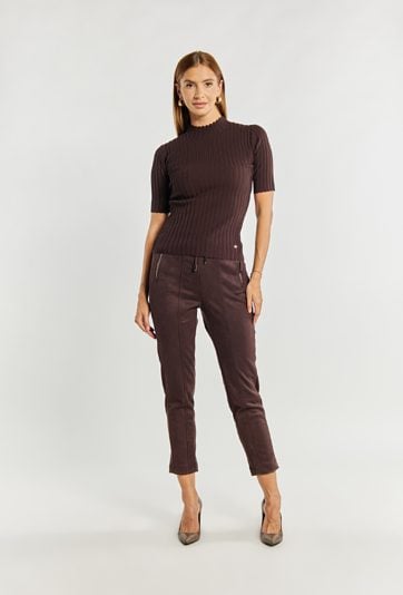 Prążkowany sweter damski