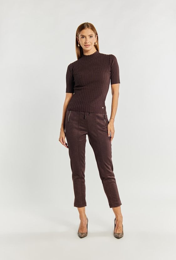 Prążkowany sweter damski