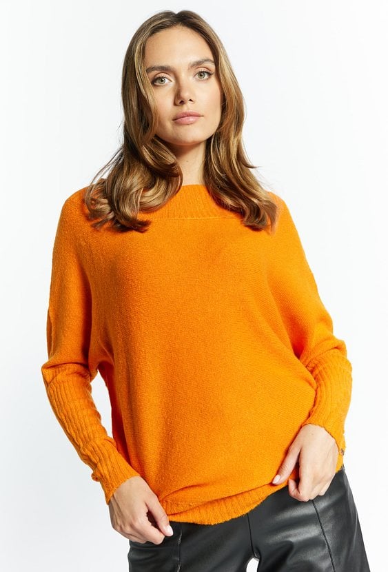 Sweter damski o luźnym kroju