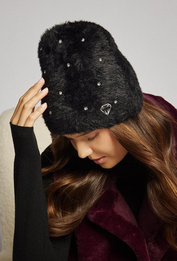 Czapka z delikatnym połyskiem