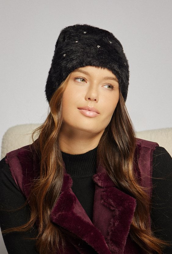 Czapka z delikatnym połyskiem