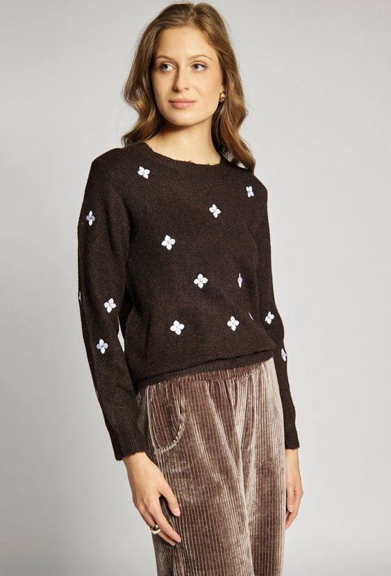 Sweter z kwiatkami