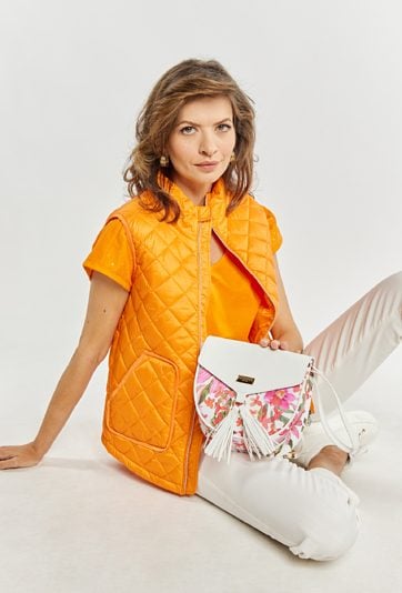 Kuferek z kwiecistym motywem