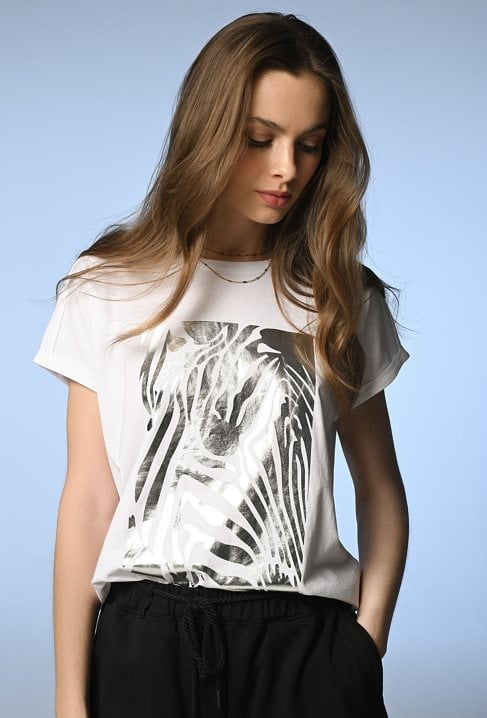 Biały t-shirt z grafiką