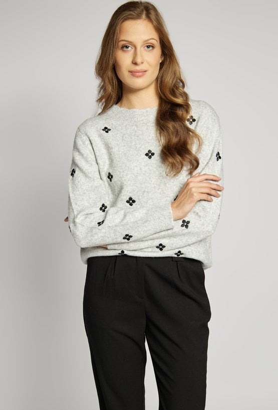 Sweter z kwiatkami