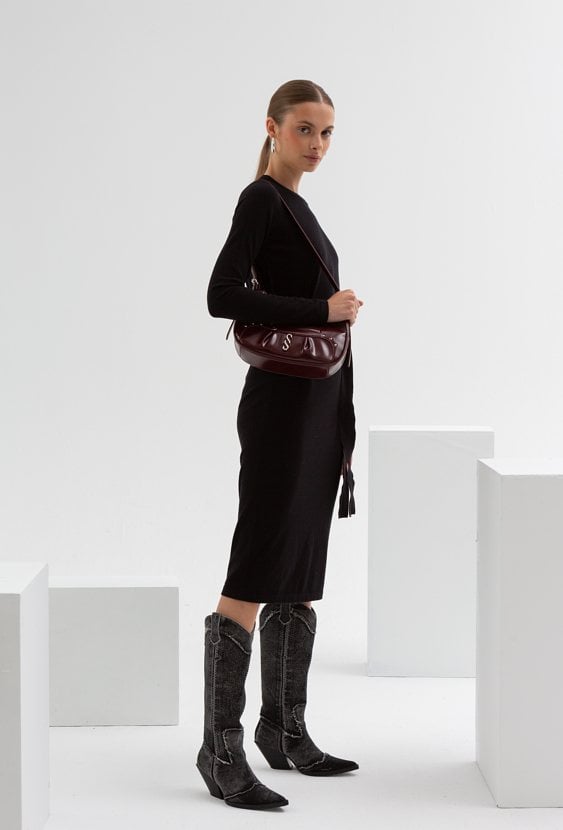 Wiskozowa sukienka wiązana w talii