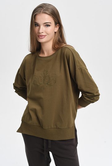 Klasyczna bluza z haftem