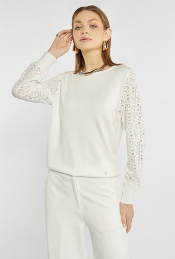 Sweter z koronką