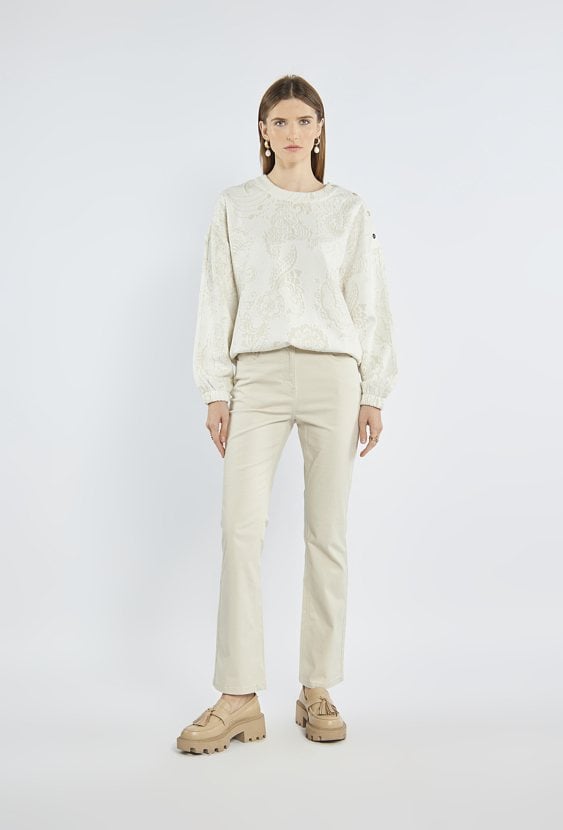 Spodnie z prostymi nogawkami