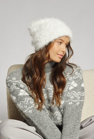 Czapka damska o puszystej fakturze