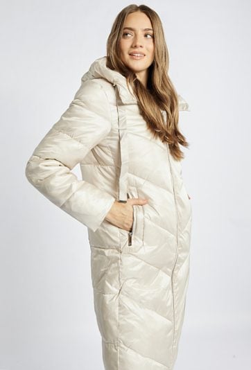 Płaszcz damski z pikowaniem