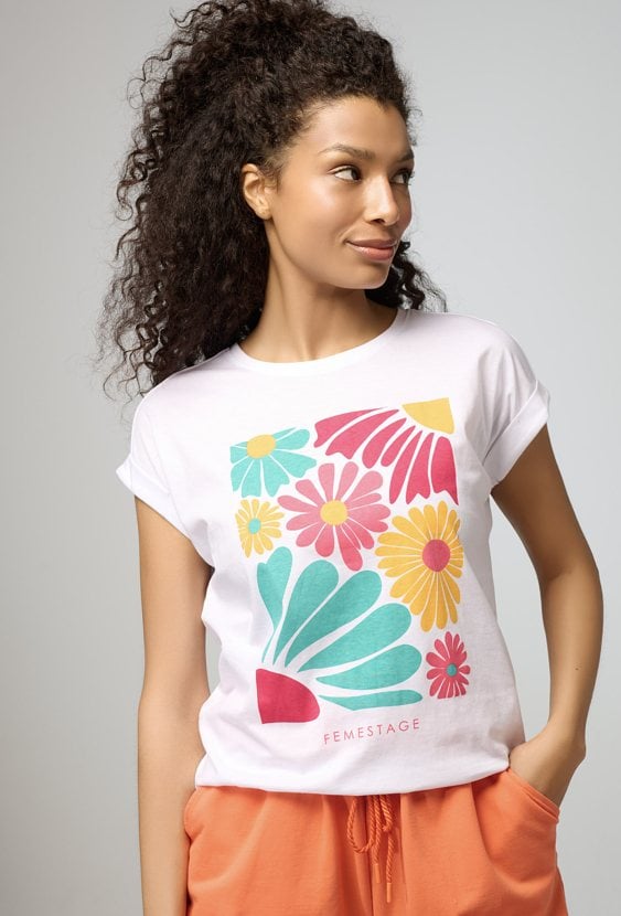 T-shirt w grafika kwiatów