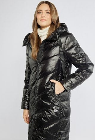 Płaszcz damski z pikowaniem