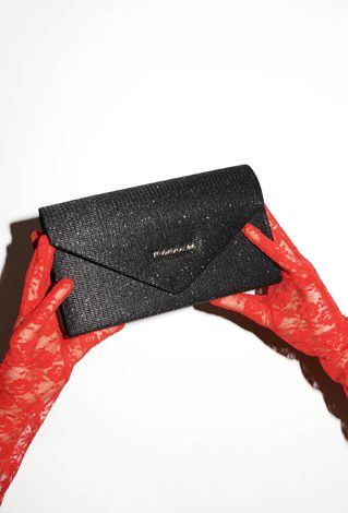 Wizytowa torebka z połyskiem