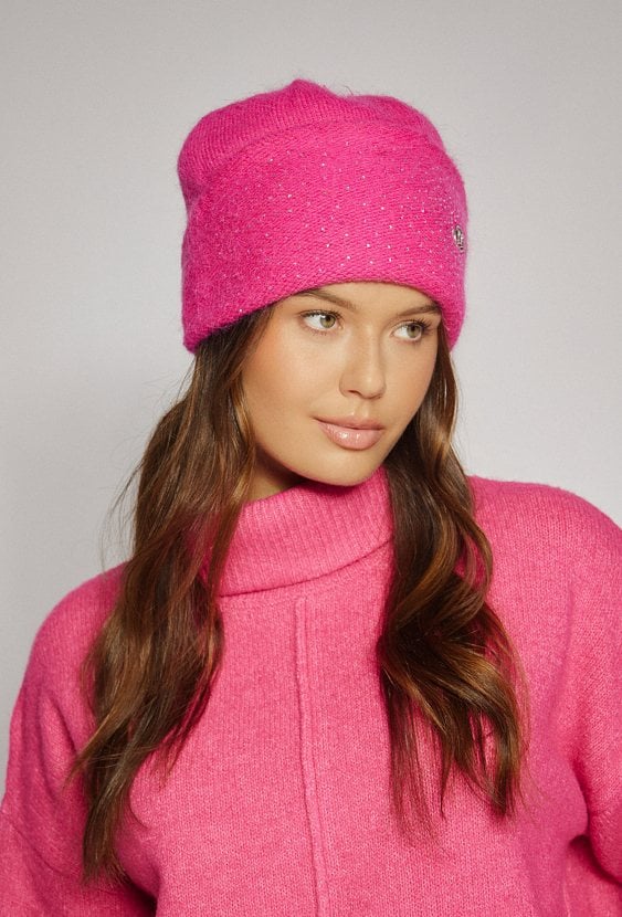 Różowa czapka damska