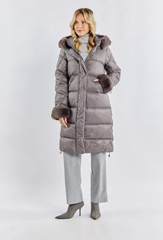 Pikowany płaszcz z kapturem