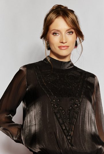 Elegancka bluzka z wiązaniem