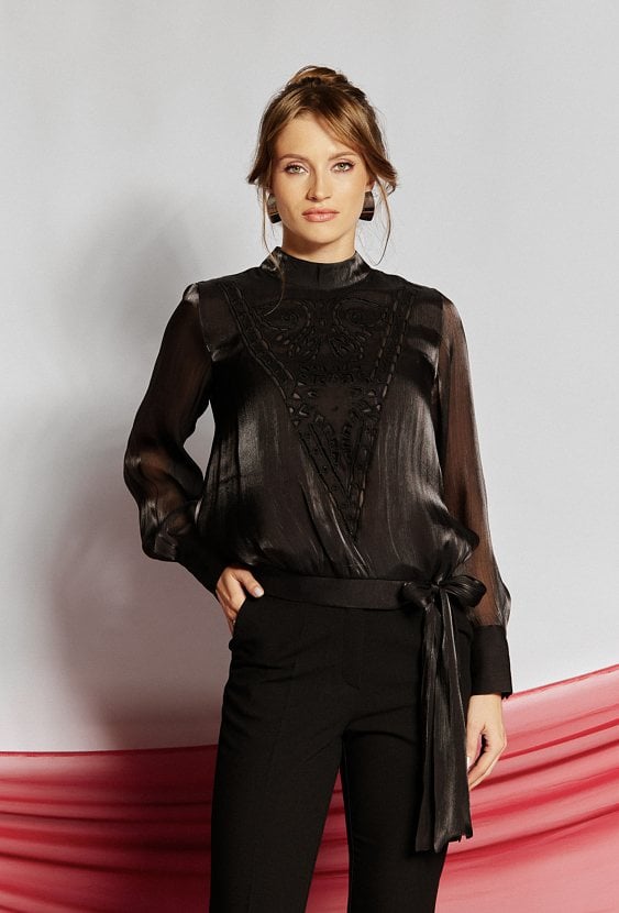 Elegancka bluzka z wiązaniem