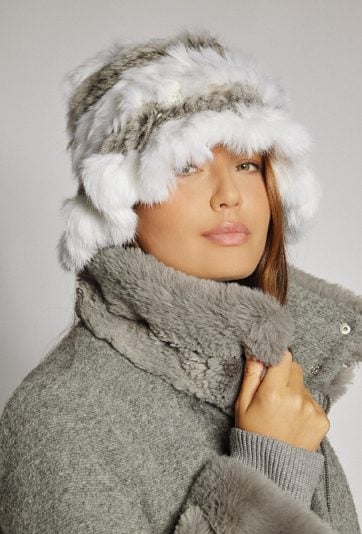 Stylowa czapka damska