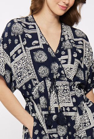 Wzorzysta sukienka midi