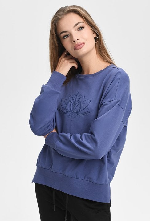 Klasyczna bluza z haftem