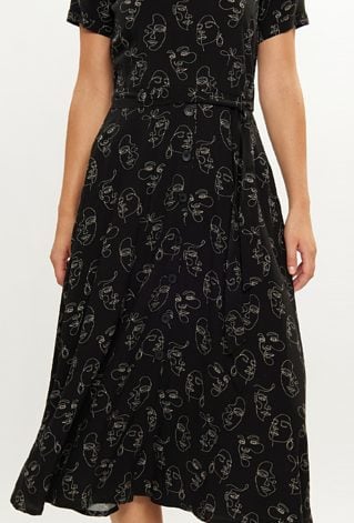 Wzorzysta sukienka z wiskozy