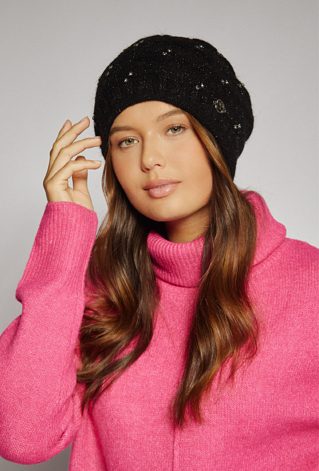 Czarna czapka damska