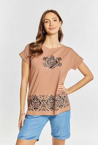 T-shirt z ciekawym wzorem