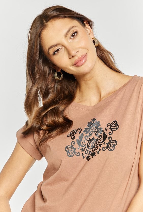 T-shirt z ciekawym wzorem