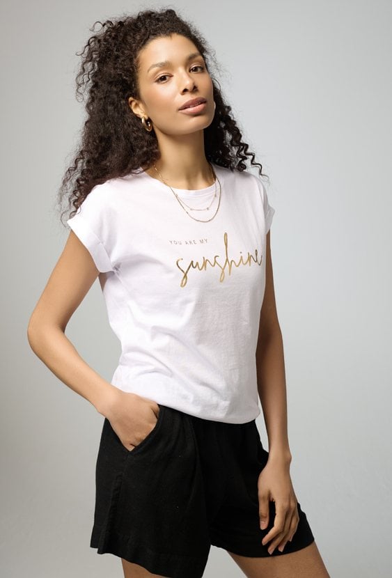 T-shirt ze złotym napisem