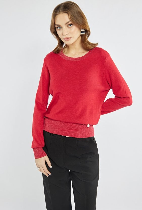 Sweter z połyskującą nicią