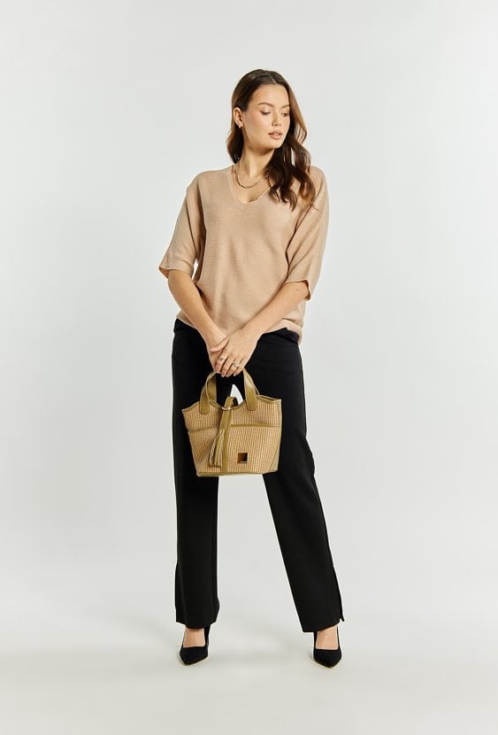 Kuferek damski z ozdobnym paskiem