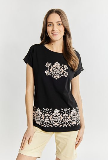 T-shirt z ciekawym wzorem